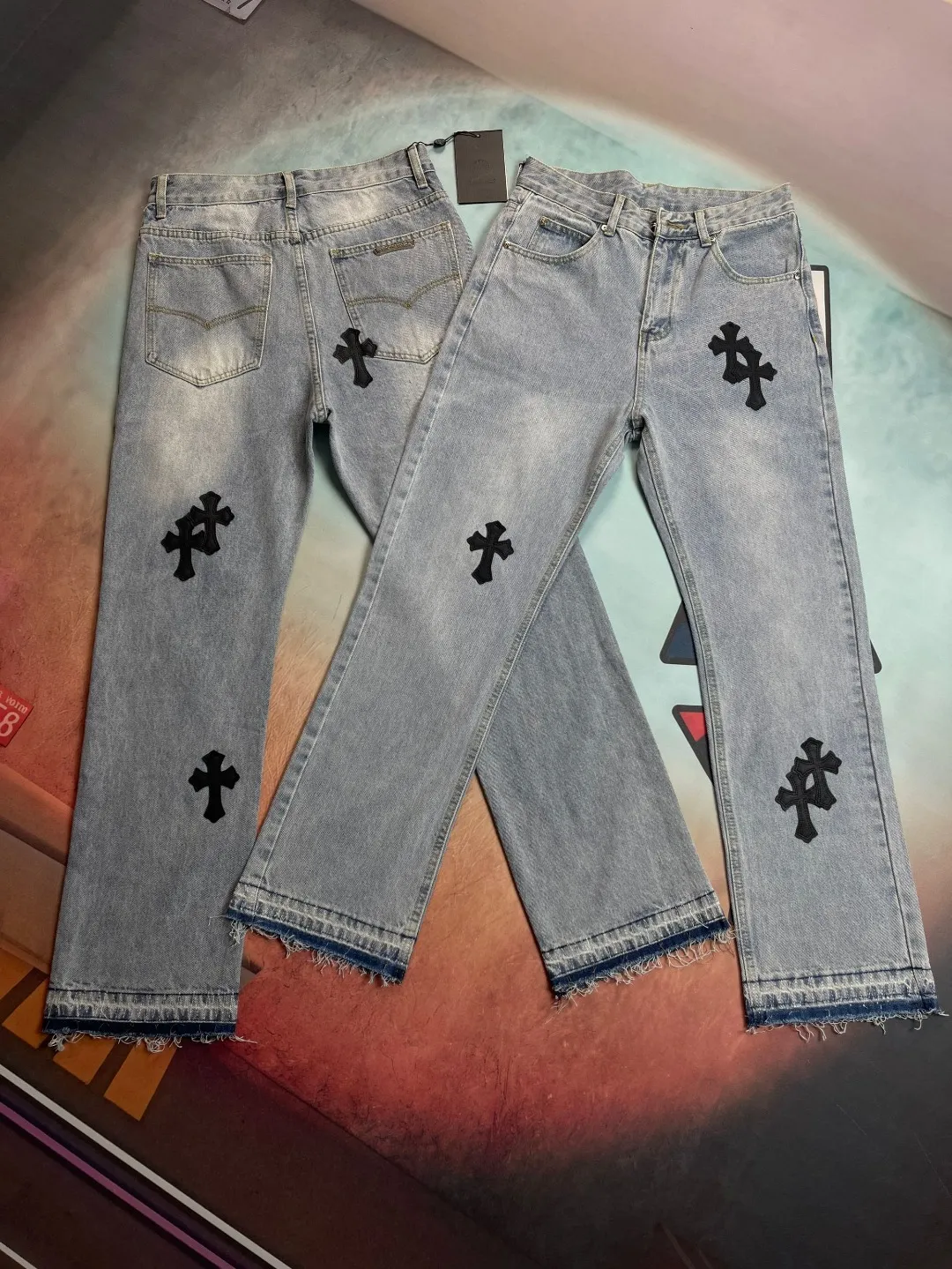 🅿️236 🔘Style No.-KL153 🔘Cro Heart𝐂𝐡𝐫𝐨𝐦𝐞 𝐇𝐞𝐚𝐫𝐭 Classic CH Light Blue Cross Patch Leather Jeans* These Croix Heart Jeans are unique. High-quality denim fabrics are carefully selected and subjected to a special washing process to present retro color and texture, giving it a full texture. The iconic blue cross patch is made of fine cutting technology and carefully sewn on the trousers, making it strong and beautiful. The raw edges of the trousers are carefully distressed by hand, giving them a casual and uninhibited style. When paired with it, it can be paired with a simple solid-color sweatshirt and sneakers to create a casual street style; paired with a black motorcycle jacket and Martin boots to show a cool and punk style; combined with a slim shirt and leather shoes, it can create a yuppie gentleman look and can be easily adapted to various occasions.  Size: S M L XL (28.30.32.34) Color: Light Blue